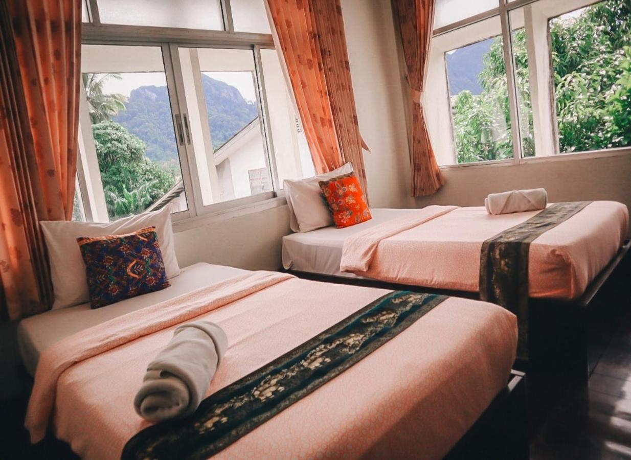 Thaweesuk Heritage Homestay Phang Nga Extérieur photo